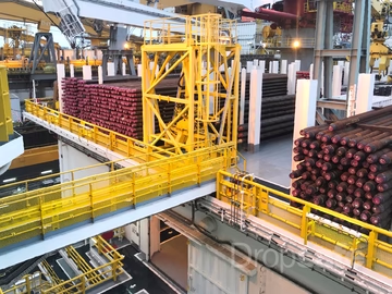 La barrière Dropsafe® est un système modulaire composé de panneaux résistants aux chocs et d'une petite ouverture en nid d'abeille. Ces panneaux polyvalents sont faciles et rapides à installer. Ils se fixent à l'intérieur du garde-corps ou sous les escaliers à l'aide d'un système de fixation universel.